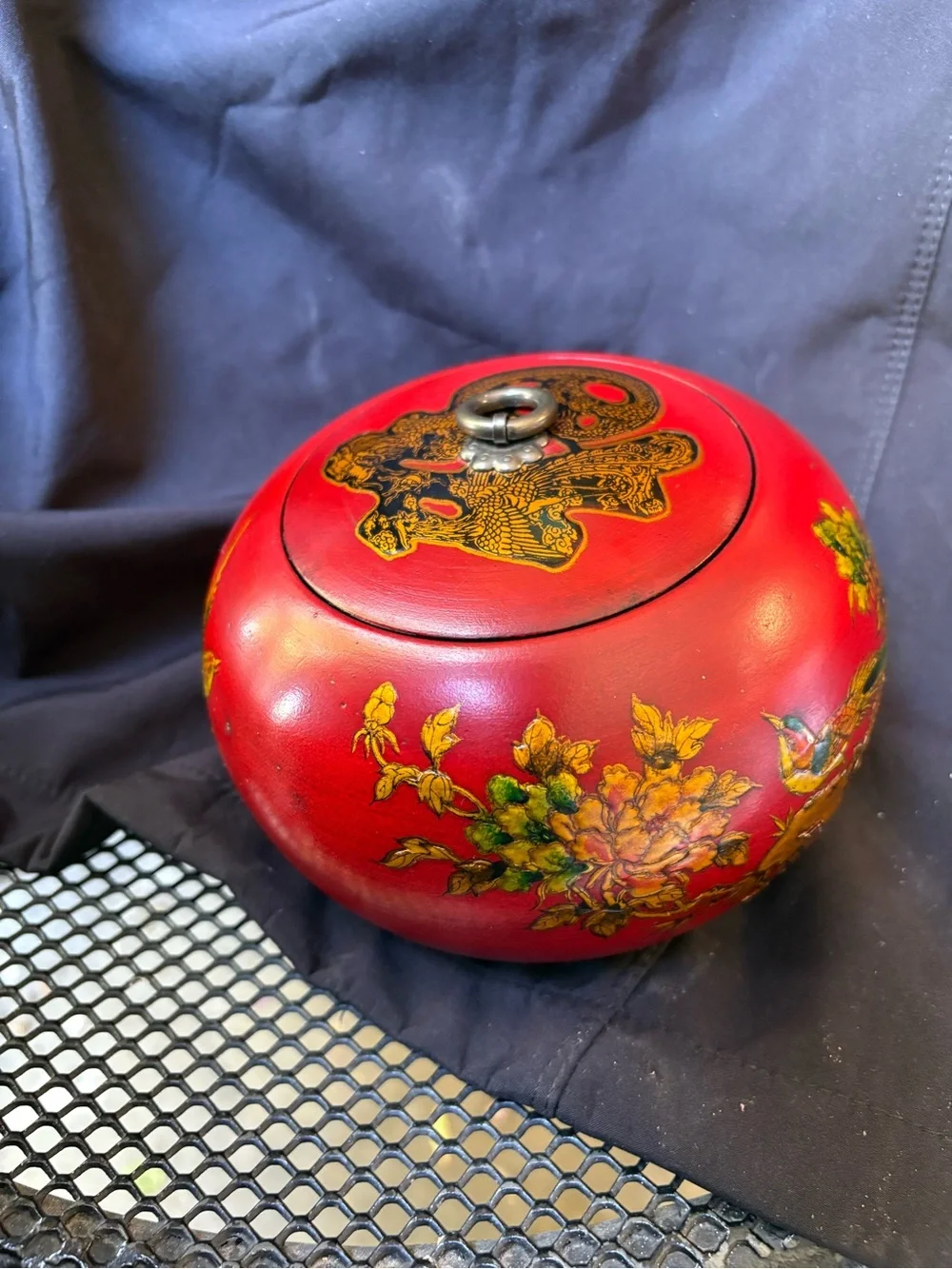 vintage Chinese red lacquered and hand-painted round wooden container